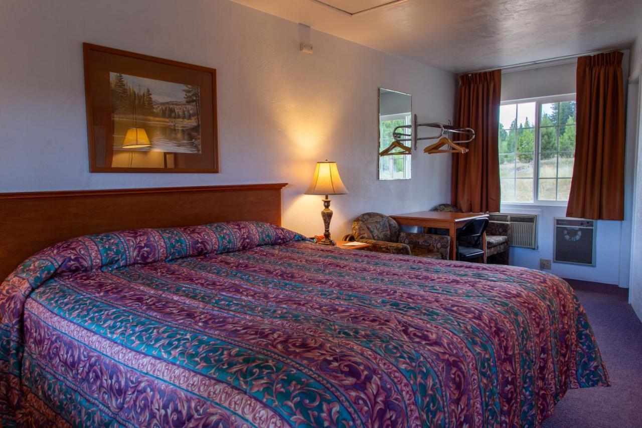 Swiss Holiday Lodge Mount Shasta Exterior foto
