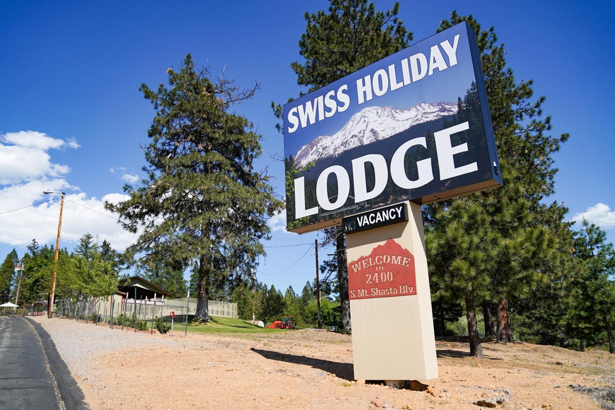 Swiss Holiday Lodge Mount Shasta Exterior foto
